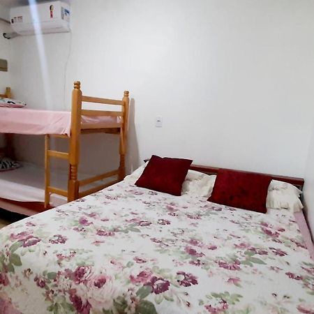 Kitnet S2 Em Torres-Rs - Na Mais Bela Praia Gaucha - Cozinha - Banheiro - Ar Condicionado - Tv Smart 32' - Wi-Fi - Estacionamento - Anfitria Superhost No Bnb Экстерьер фото