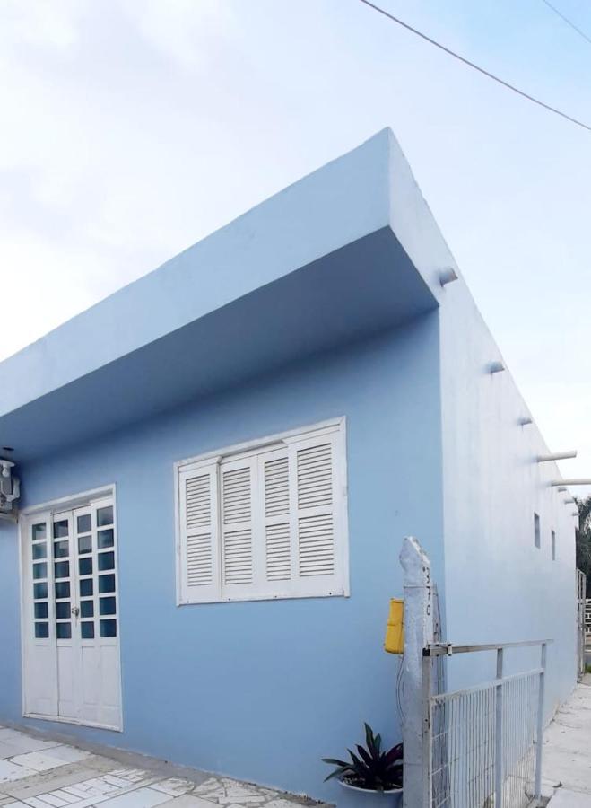 Kitnet S2 Em Torres-Rs - Na Mais Bela Praia Gaucha - Cozinha - Banheiro - Ar Condicionado - Tv Smart 32' - Wi-Fi - Estacionamento - Anfitria Superhost No Bnb Экстерьер фото
