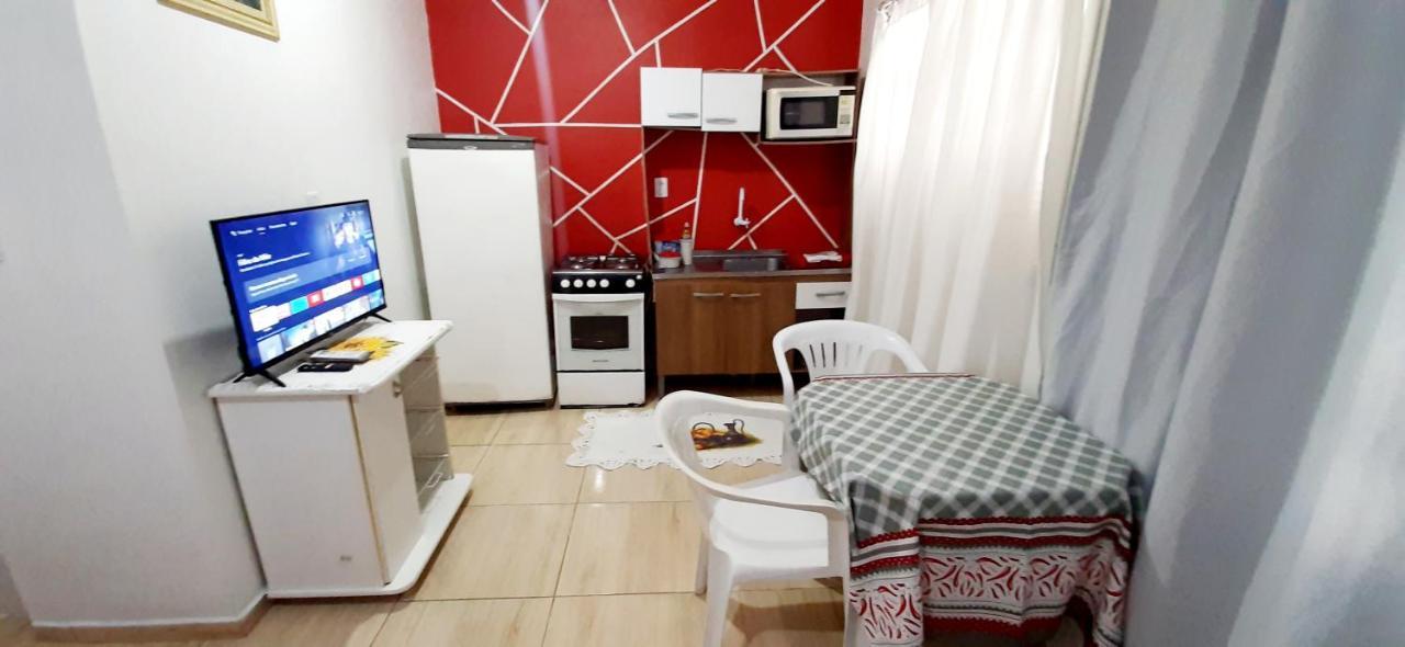 Kitnet S2 Em Torres-Rs - Na Mais Bela Praia Gaucha - Cozinha - Banheiro - Ar Condicionado - Tv Smart 32' - Wi-Fi - Estacionamento - Anfitria Superhost No Bnb Экстерьер фото