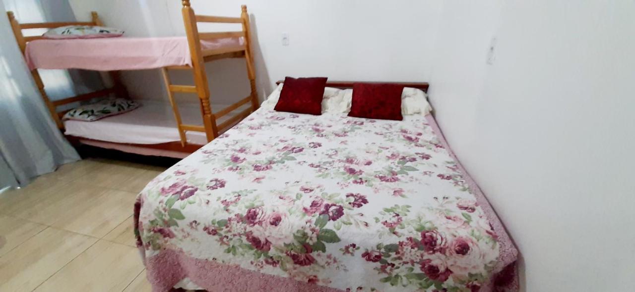 Kitnet S2 Em Torres-Rs - Na Mais Bela Praia Gaucha - Cozinha - Banheiro - Ar Condicionado - Tv Smart 32' - Wi-Fi - Estacionamento - Anfitria Superhost No Bnb Экстерьер фото