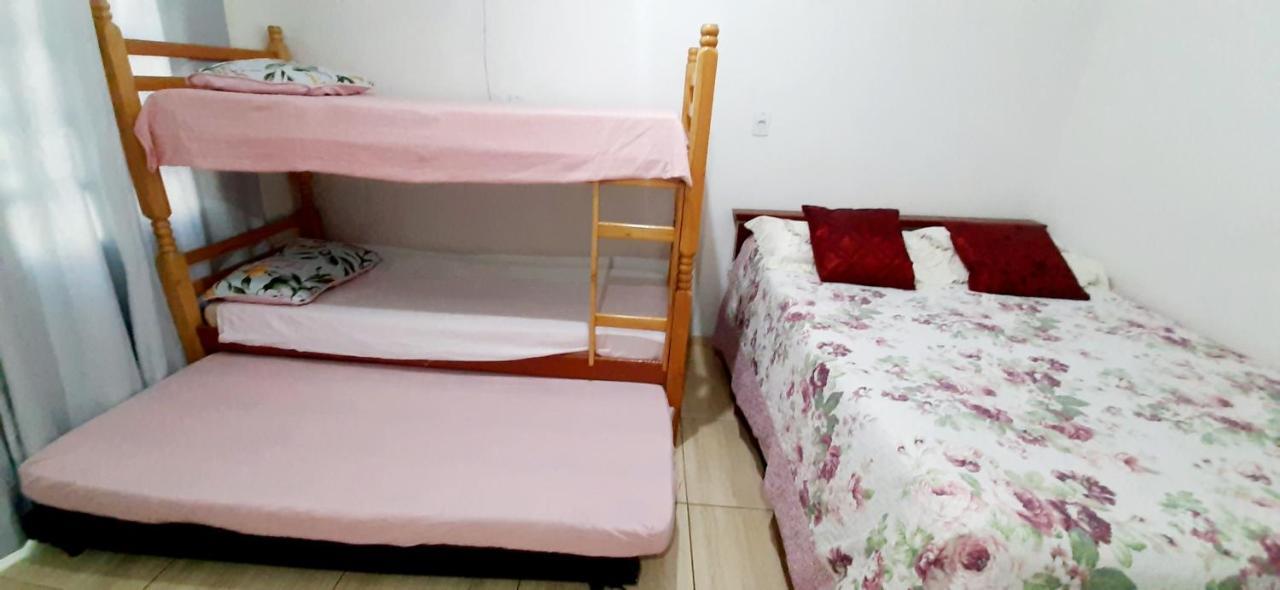 Kitnet S2 Em Torres-Rs - Na Mais Bela Praia Gaucha - Cozinha - Banheiro - Ar Condicionado - Tv Smart 32' - Wi-Fi - Estacionamento - Anfitria Superhost No Bnb Экстерьер фото