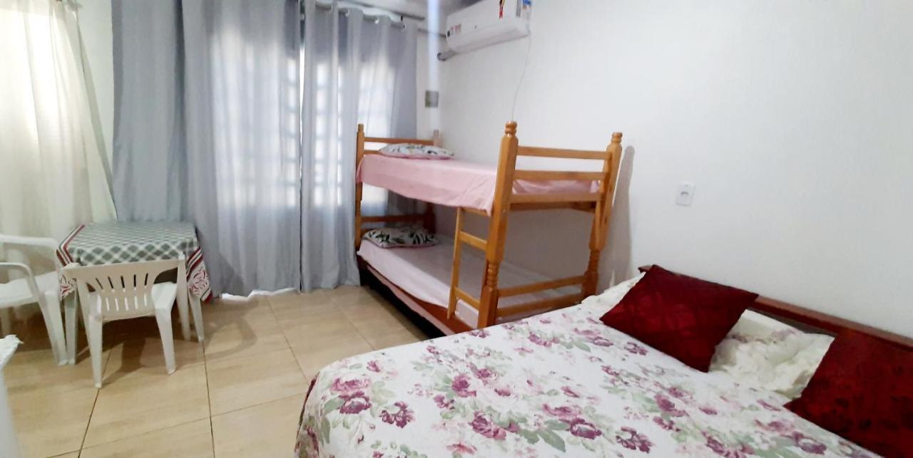 Kitnet S2 Em Torres-Rs - Na Mais Bela Praia Gaucha - Cozinha - Banheiro - Ar Condicionado - Tv Smart 32' - Wi-Fi - Estacionamento - Anfitria Superhost No Bnb Экстерьер фото